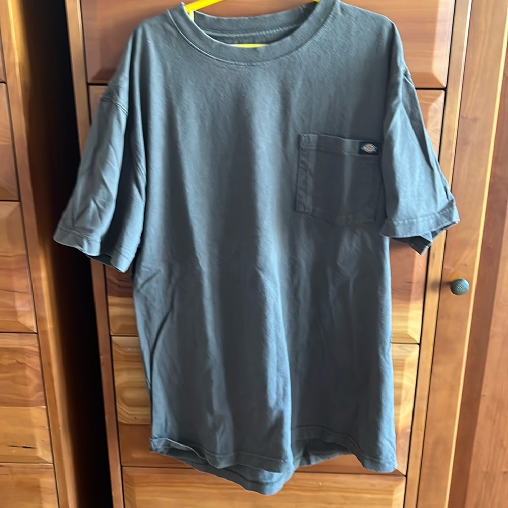 Dickies men’s tee shirt size L brown/grey